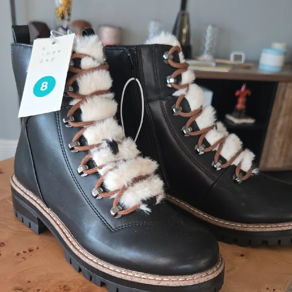 A New Day Black and Brown Faux Fur Winter Boot "Leighton" Lace Up Size 8 NWT - Picture 1 of 4